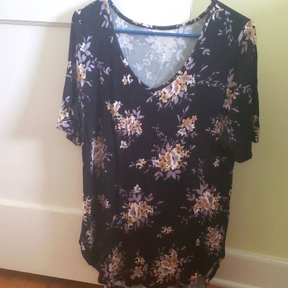 Dressy shirt sleeved shirt